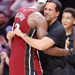 球速体育app-阿里纳斯：若阿德巴约79分时被换下 他整个生涯都会遗憾&amp;怨恨教练